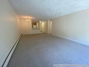 16 Whites Ave, Unit 27 in Watertown, MA - Foto de edificio - Building Photo