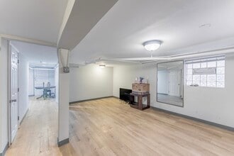 6241 S Troy St in Chicago, IL - Building Photo - Building Photo