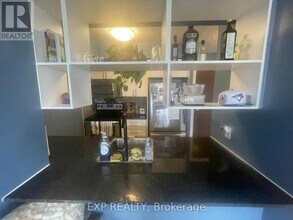 6-506 Eva Rd in Toronto, ON - Building Photo - Building Photo