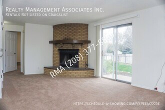 9673 Hoff Dr in Garden City, ID - Building Photo - Building Photo