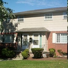 Greens on Mill Townhomes in Williamsville, NY - Building Photo - Building Photo