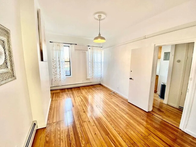 53 6th Ave, Unit 3, Unit 3