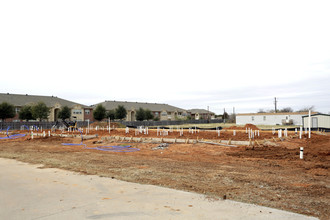 Granbury Place in Granbury, TX - Foto de edificio - Building Photo