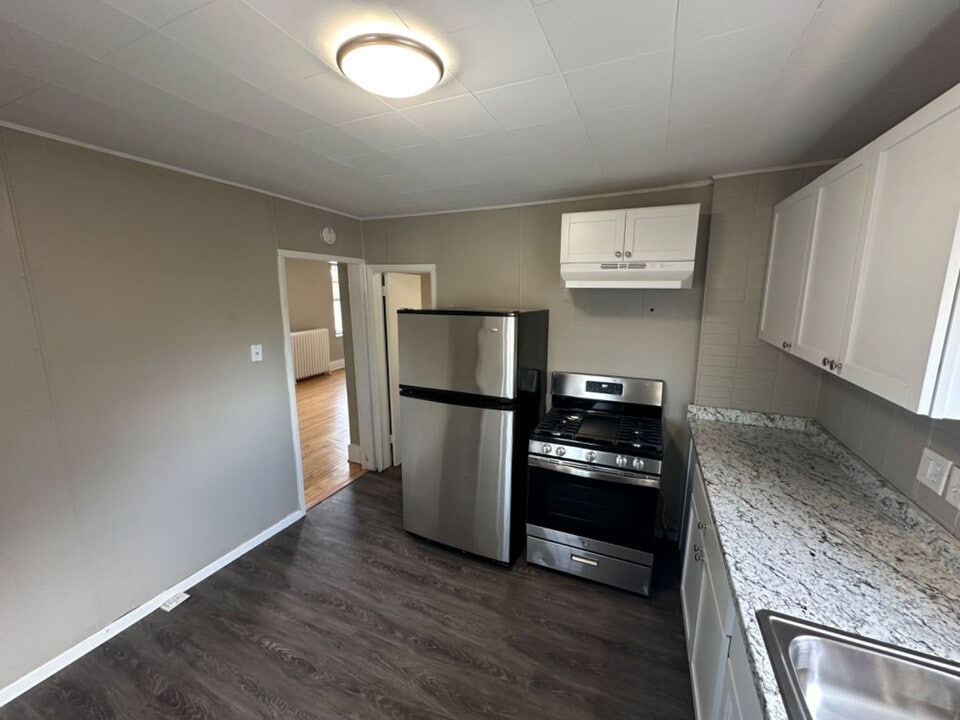 1026 E Main St in Waukesha, WI - Building Photo