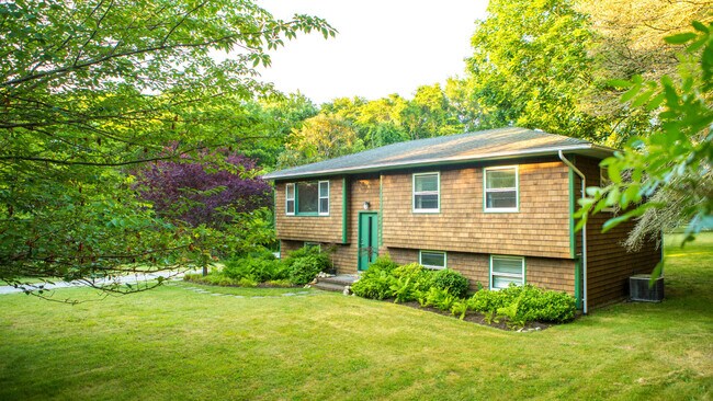 property at 5 Sunset Rd