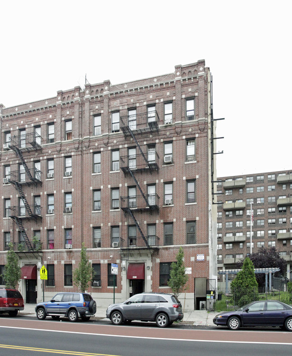 2249 Webster Ave in Bronx, NY - Foto de edificio