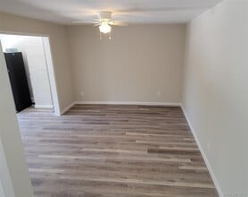 463-465 Main St in Islip, NY - Foto de edificio - Building Photo