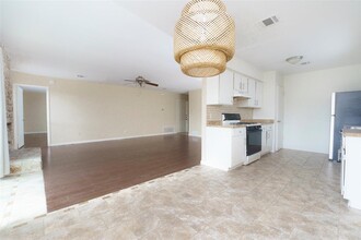 5603 Porsche Ln in Austin, TX - Building Photo - Building Photo