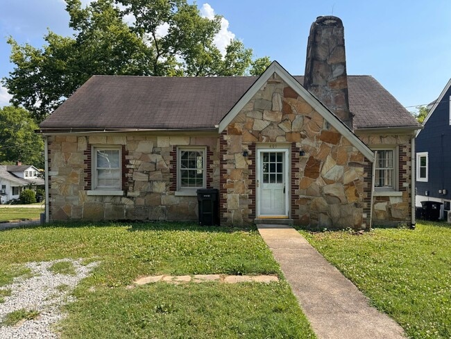 property at 401 W 15th St