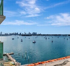 1000 West Ave in Miami Beach, FL - Foto de edificio - Building Photo