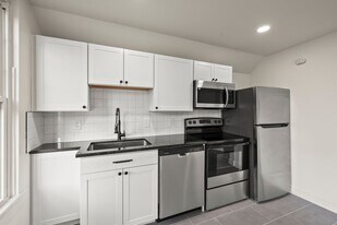 1407 Clover St NW, Unit Unit E in Winston-Salem, NC - Building Photo