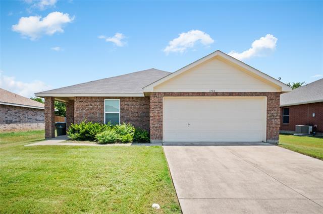 1204 1st St in Sanger, TX - Building Photo