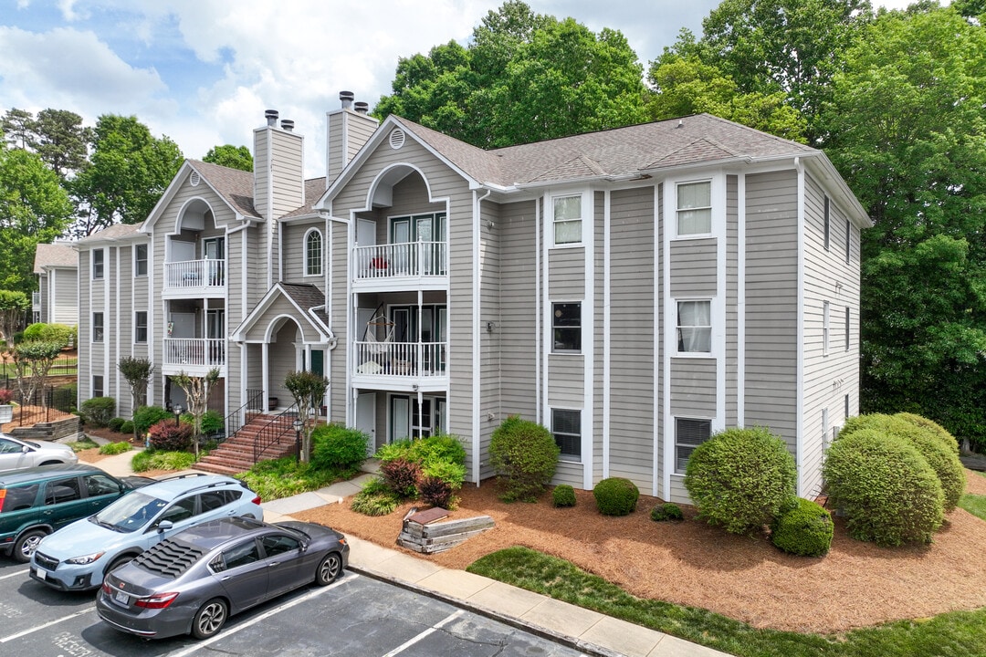 3701 Cotswold in Greensboro, NC - Building Photo