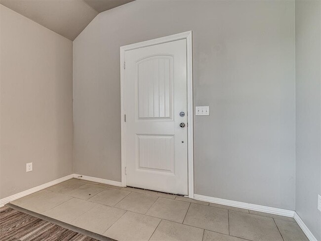 609 N 5th St in Cashion, OK - Building Photo - Building Photo