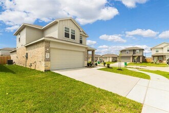 5602 Sycamore Glen Dr in Spring, TX - Building Photo - Building Photo