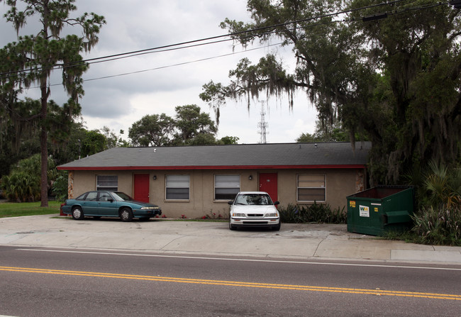 2122 E 131st Ave in Tampa, FL - Foto de edificio - Building Photo