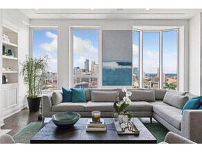 1111 W River Pkwy in Minneapolis, MN - Building Photo - Building Photo