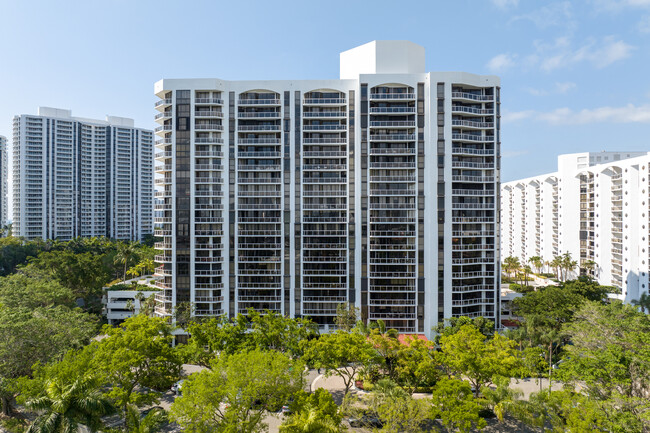 Harborside at The Waterways in Aventura, FL - Building Photo - Building Photo