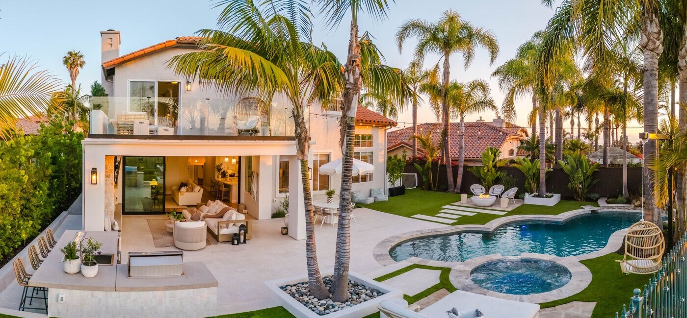 1358 Nightshade Rd in Carlsbad, CA - Building Photo