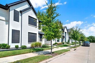 7717 Reis Ln in North Richland Hills, TX - Building Photo - Building Photo