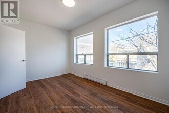 1969 Queen St E in Toronto, ON - Building Photo - Building Photo