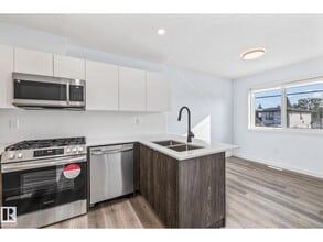 15120 93 Ave NW in Edmonton, AB - Building Photo - Building Photo
