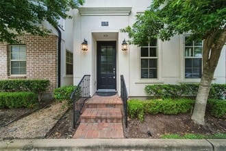 9422 London Bridge Station in Houston, TX - Building Photo - Building Photo