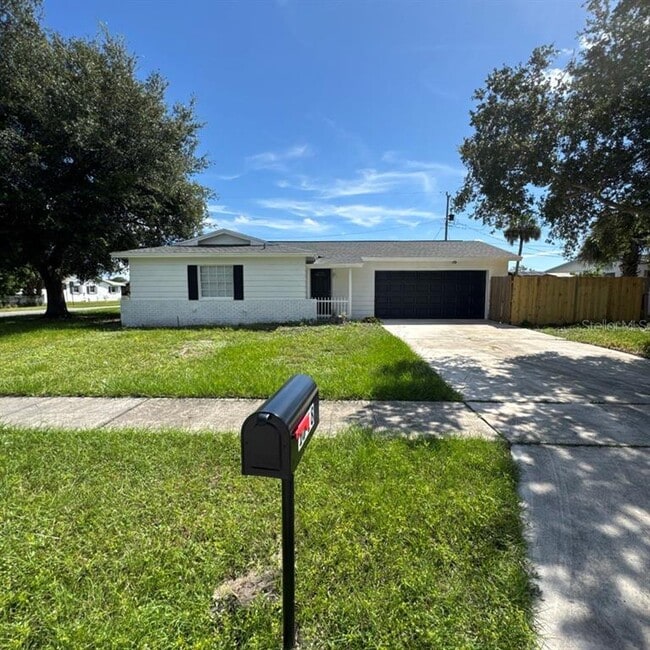 1718 Palmer Ln in Rockledge, FL - Foto de edificio - Building Photo