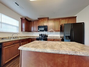 4306 Waldridge Rd in Greensboro, NC - Foto de edificio - Building Photo