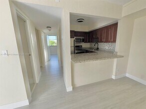 2715 Tigertail Ave in Miami, FL - Building Photo - Building Photo