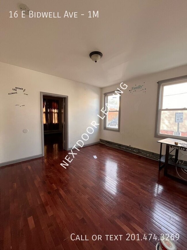 16 E Bidwell Ave in Jersey City, NJ - Building Photo - Building Photo