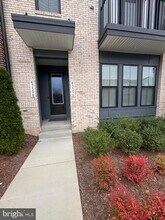 43396 Farringdon Sq in Ashburn, VA - Building Photo - Building Photo