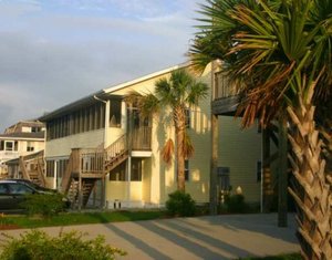 4616 Surf St in North Myrtle Beach, SC - Building Photo