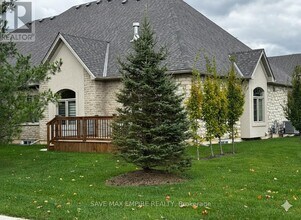 5 Wood Haven Dr in Tillsonburg, ON - Building Photo - Building Photo