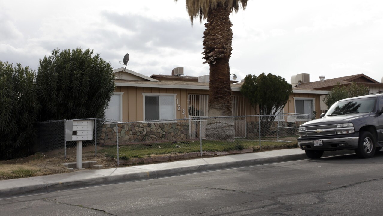 1236 Windy Pass in Barstow, CA - Building Photo