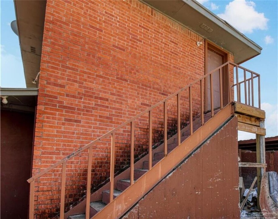 3813 N 8th Ct, Unit 6 in McAllen, TX - Building Photo