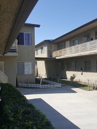 1926 -1930 W. Jefferson Blvd. in Los Angeles, CA - Foto de edificio - Building Photo