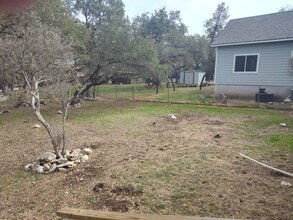 1867 Tanglewood Trl, Unit A in Spring Branch, TX - Foto de edificio - Building Photo