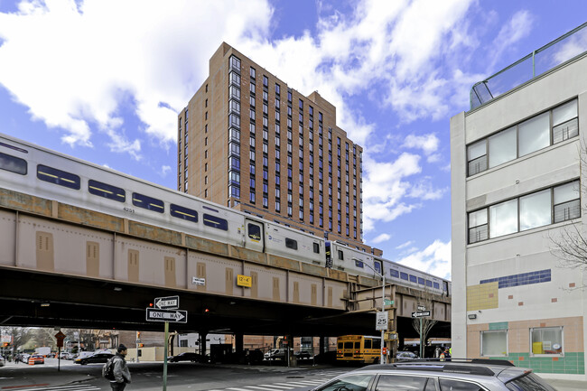 1856 Park in New York, NY - Foto de edificio - Building Photo