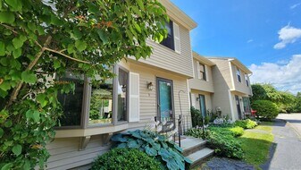 237 Allen Ave in Portland, ME - Building Photo