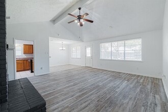 16702 Pebbleglen Dr in Houston, TX - Building Photo - Building Photo