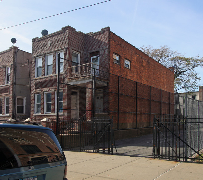 Remeeder Houses in Brooklyn, NY - Building Photo - Building Photo