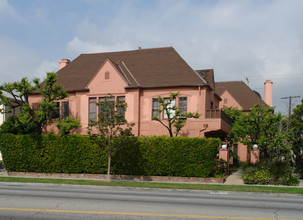 9517 W Olympic Blvd in Beverly Hills, CA - Building Photo - Building Photo