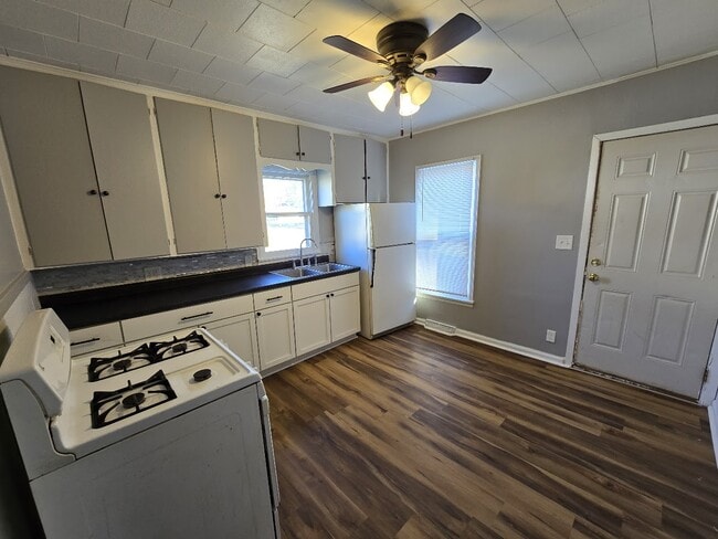 1754 Locke Ave in Waterloo, IA - Building Photo - Building Photo