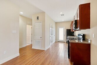 2437 Conti St in New Orleans, LA - Building Photo - Building Photo