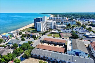 2300 Breakers Ct in Virginia Beach, VA - Building Photo - Building Photo