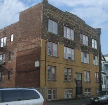 324 Hamilton Ave in Paterson, NJ - Building Photo