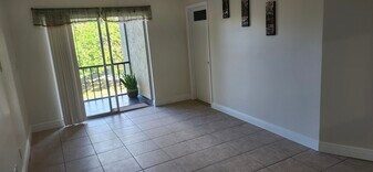 490 NW 20th St, Unit 210 in Boca Raton, FL - Building Photo