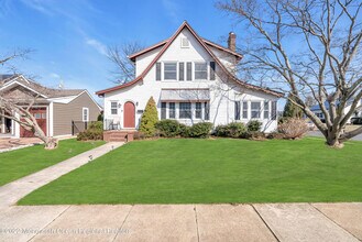 102 Dixon Ave in Long Branch, NJ - Building Photo - Building Photo