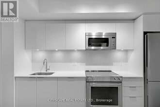 30 Samuel Wood Wy in Toronto, ON - Building Photo - Building Photo
